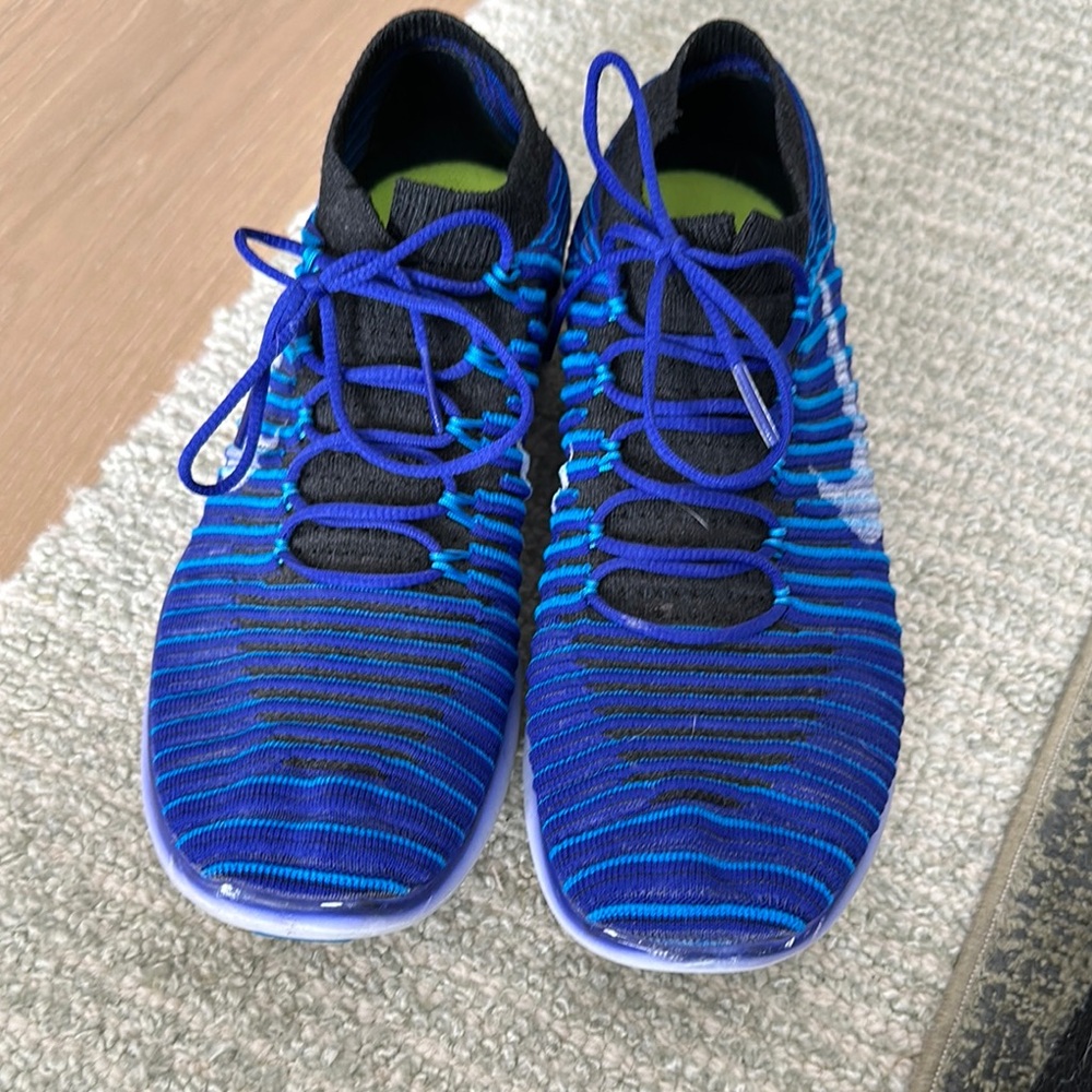 Nike Free Run Blue and Black Athletic Sneakers